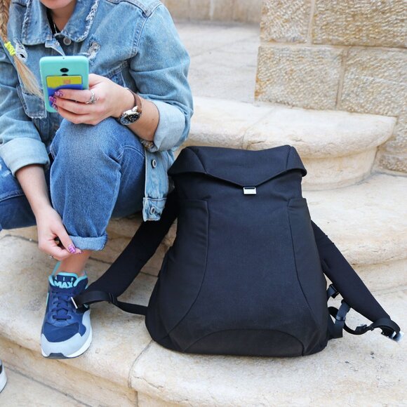 Koala Gear Ergonomic Black Backpack - Picture 1 of 7